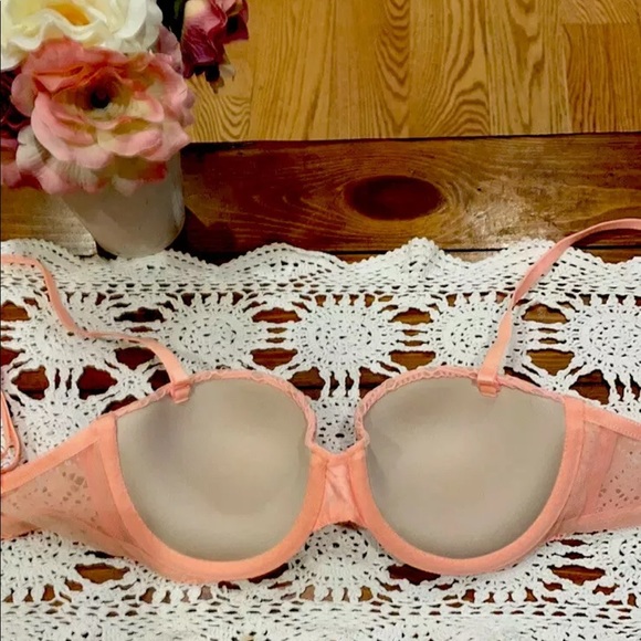 32B Victoria Secret bra - Picture 3 of 4